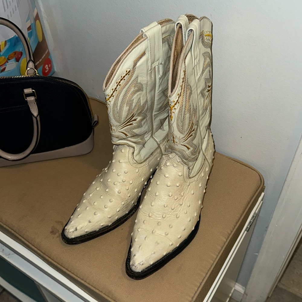 Avestruz cowgirl boots